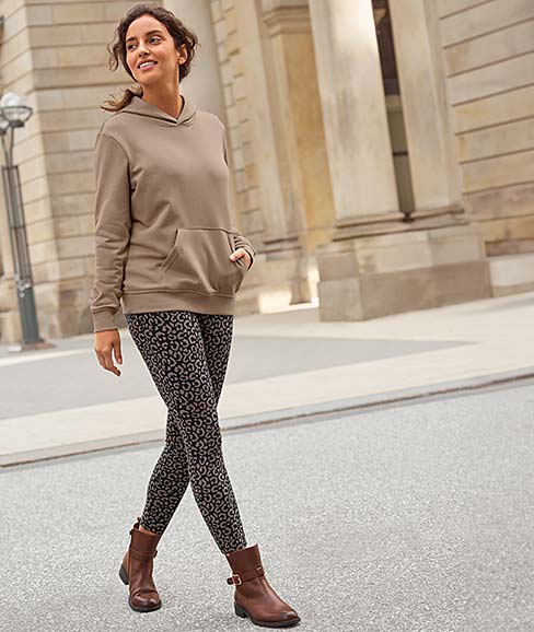 Shop the look - Hoodie und bedruckte Heavy Leggings